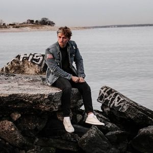 Meet your Posher, Daniel